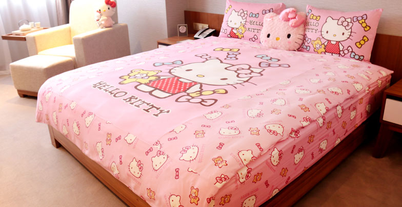 hello-kitty-bed